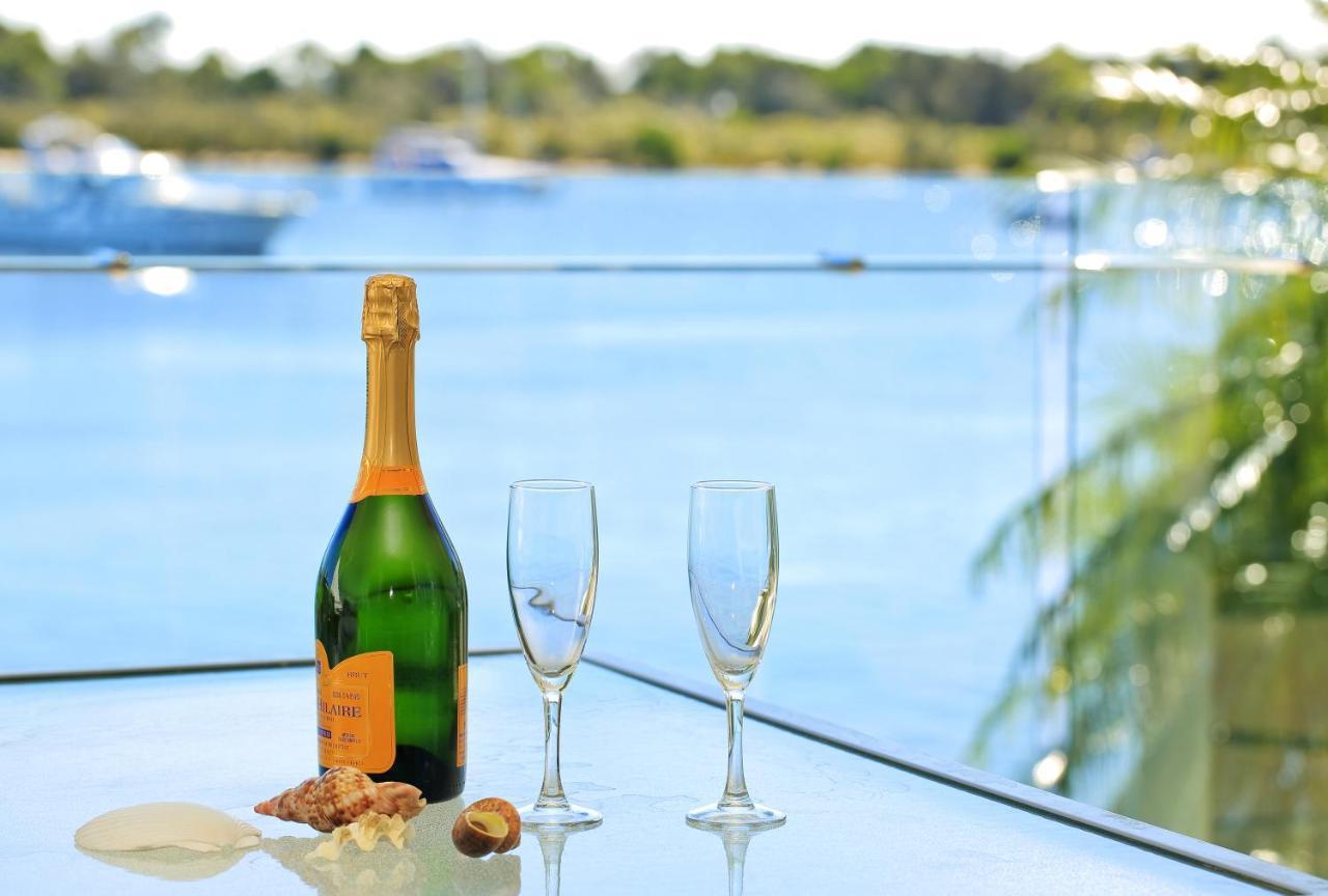 Noosa Quays Waterfront Accomodation Eksteriør billede